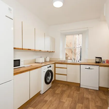 Holiday home Charming 3bd In Town Centre